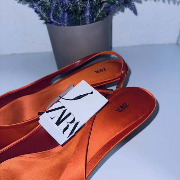 ZARA Kitten Heel Shoes in Red....NWT, sz.41 (10) Great Buy  Zara Orange Pointed Toe Slingback Kitten Heels NWT